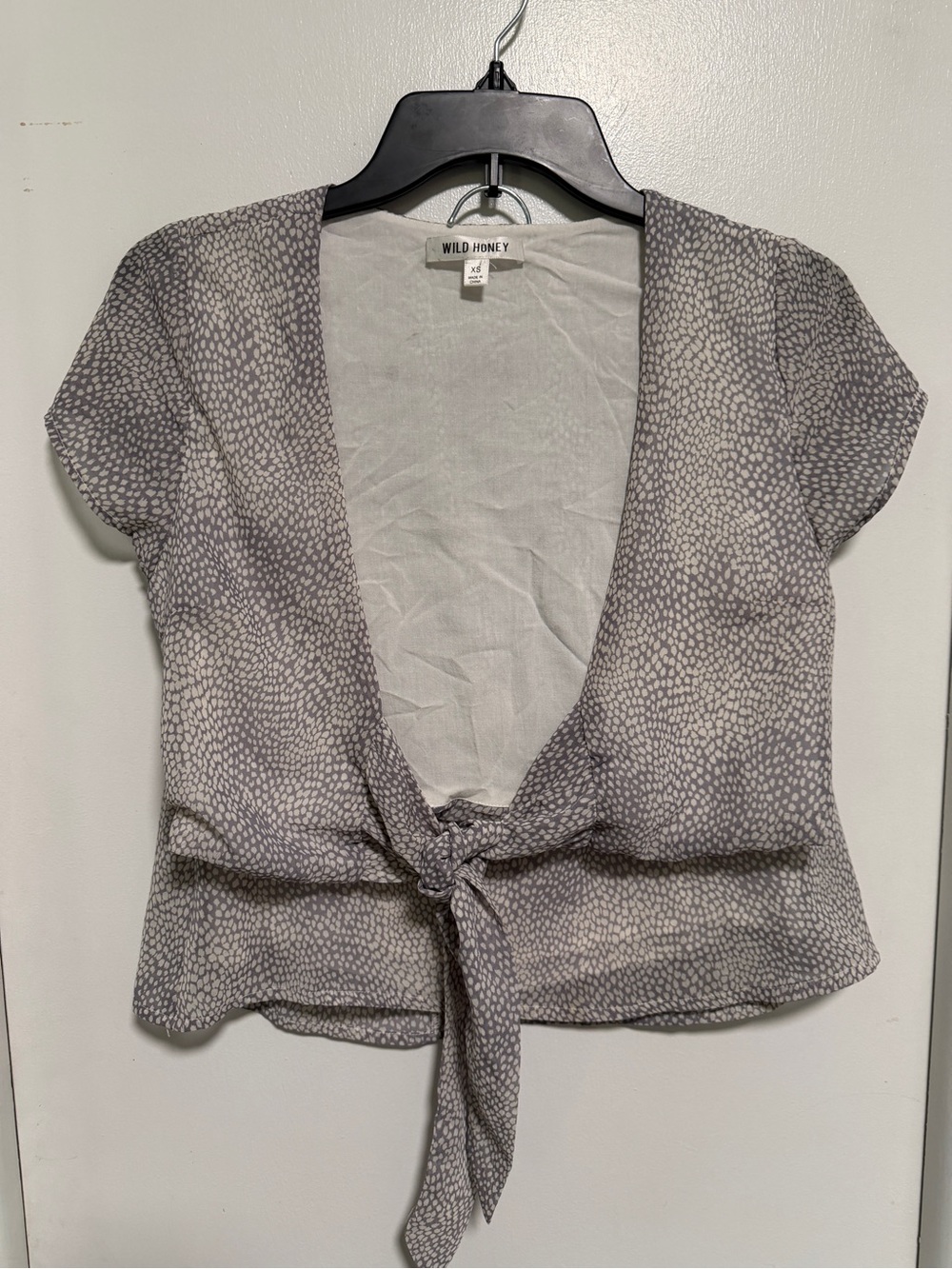 Wild Honey Cream Lightweight V-Neck Top & skirt set XS